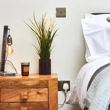 The Magical Abode - Sleeps 6 York