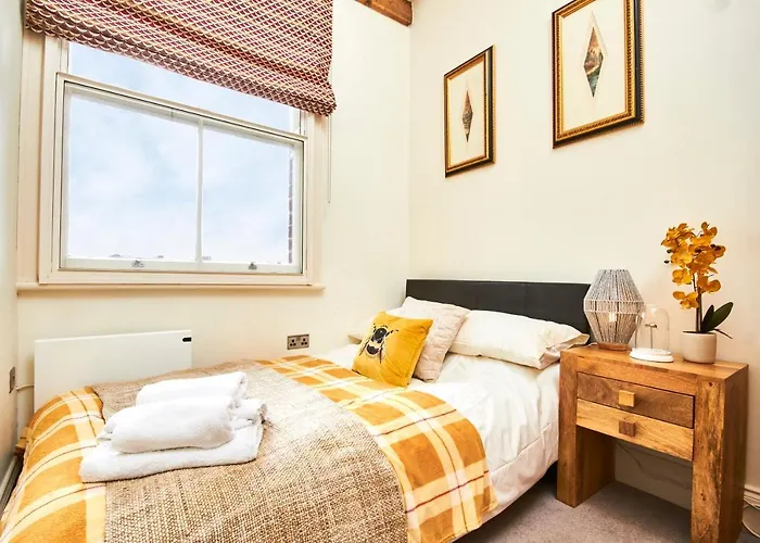 Magical Retreat - Sleeps 6 *