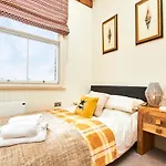 Magical Retreat - Sleeps 6 *