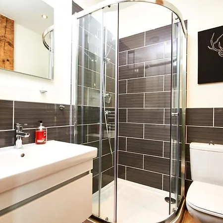 The Magical Abode - Sleeps 6