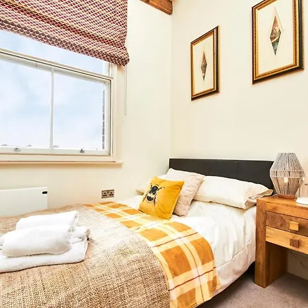 The Magical Abode - Sleeps 6 *