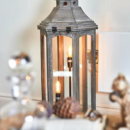 The Magical Abode - Sleeps 6 *